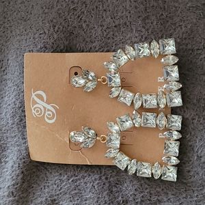 Plunder crystal dangle posts